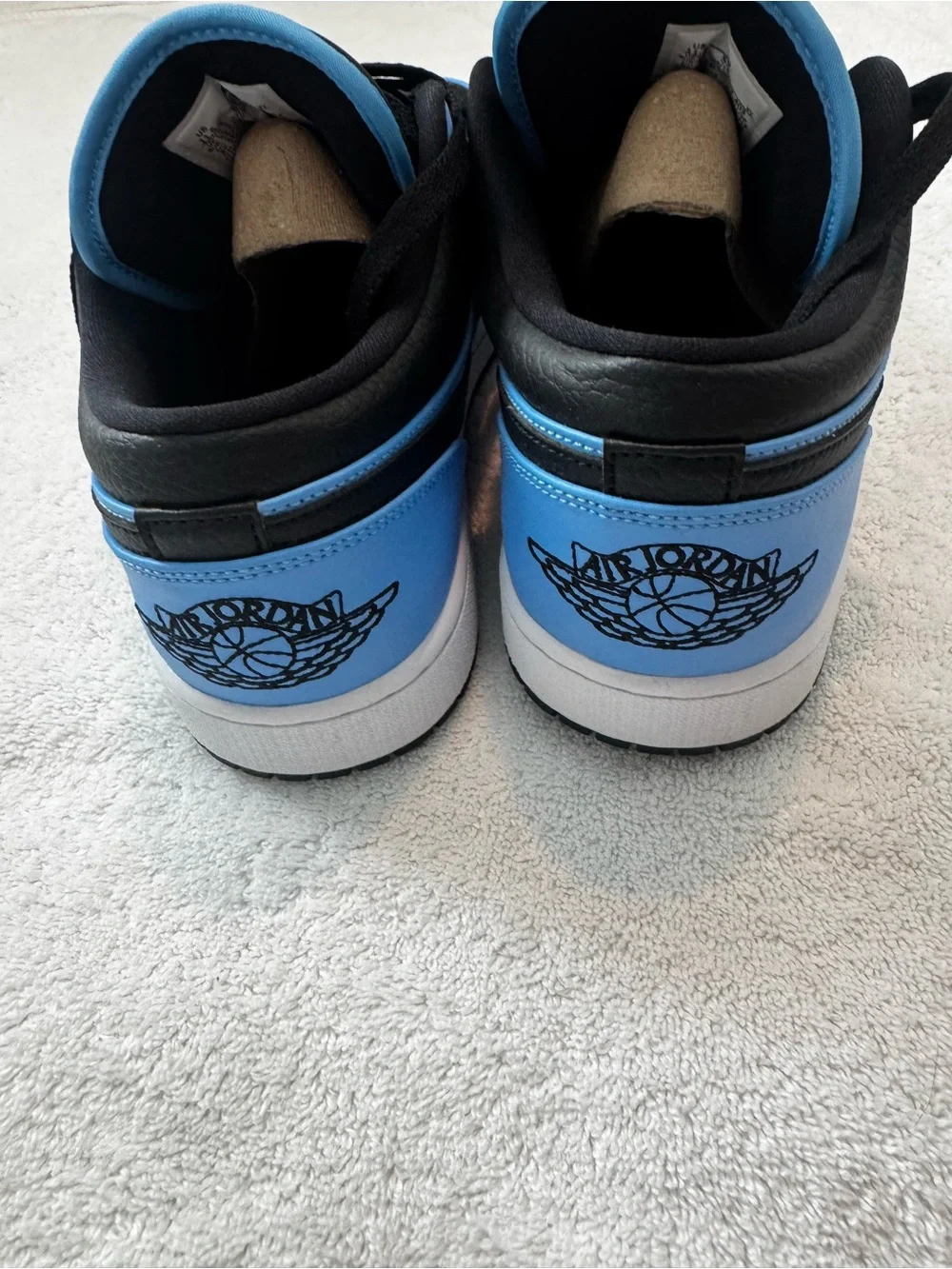 Jordan Men's Low-Top Sneakers in Black and Light Blue